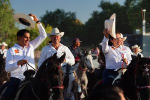 CELIDA Y FROYLÁN CABALGAN 2