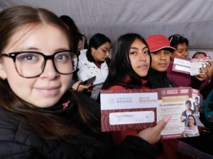 jovenes construyendo el futuro