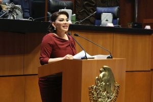 Lorenia Valles