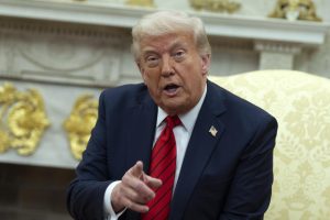 Trump no desestima destruir las instalaciones nucleares de Irán, pero no lo ve prioritario